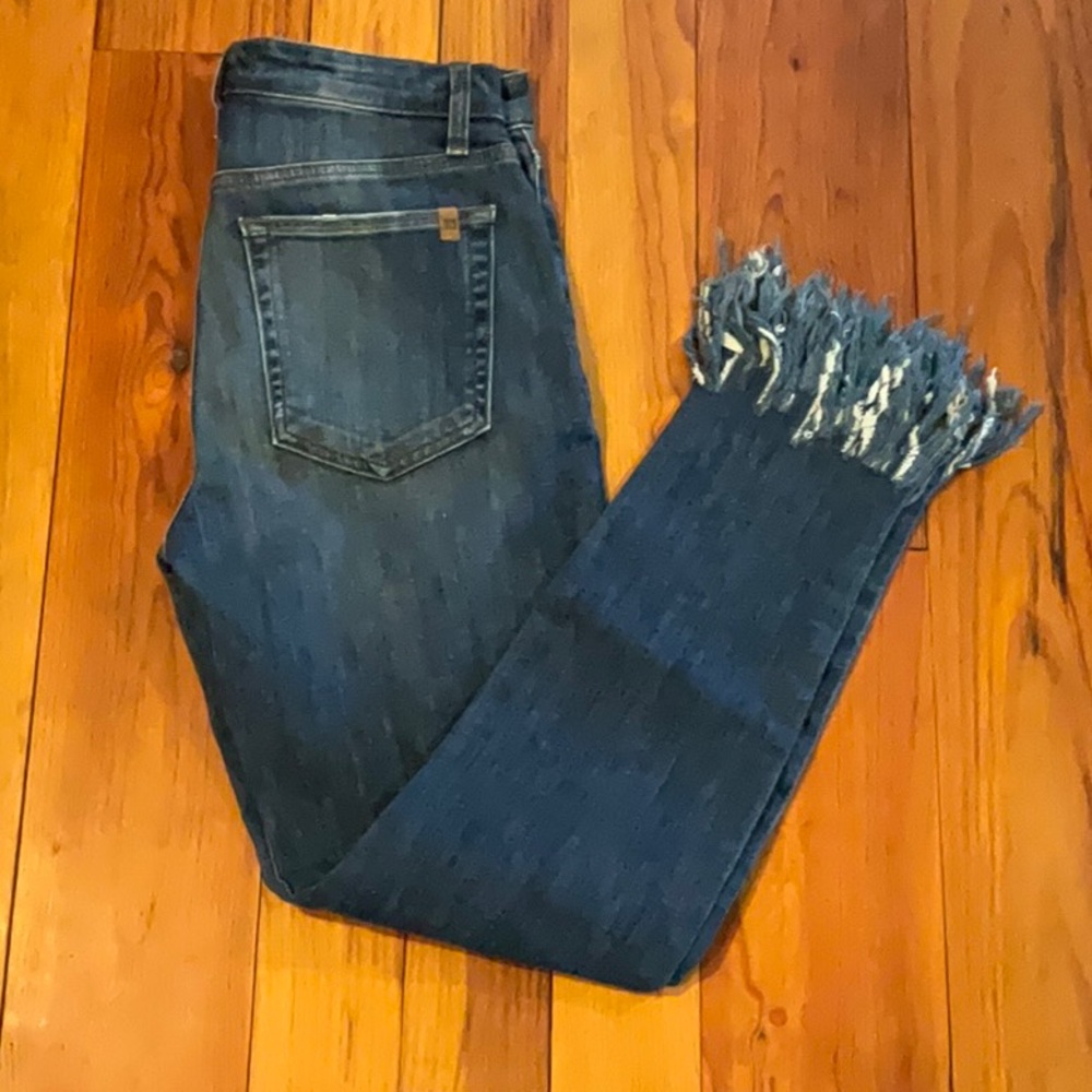 Joes Jeans. The Charlie High Rise Skinny Ankle. Size 28. Fringe bottom.